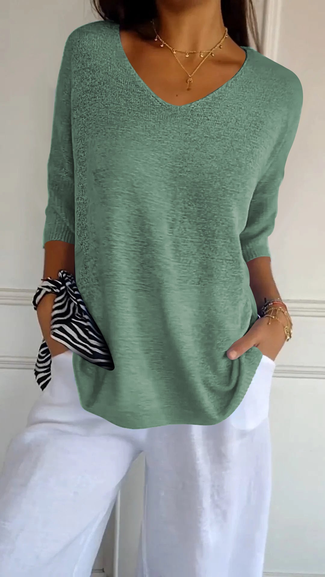 Aurelie – Loose V-Neck Knitted Top Grass green