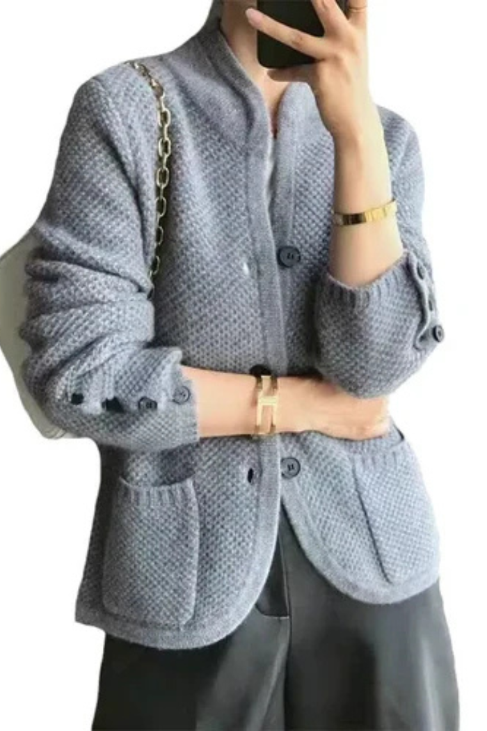 Short Turtleneck Knit Sweater Stylish Fit for Women | Elira