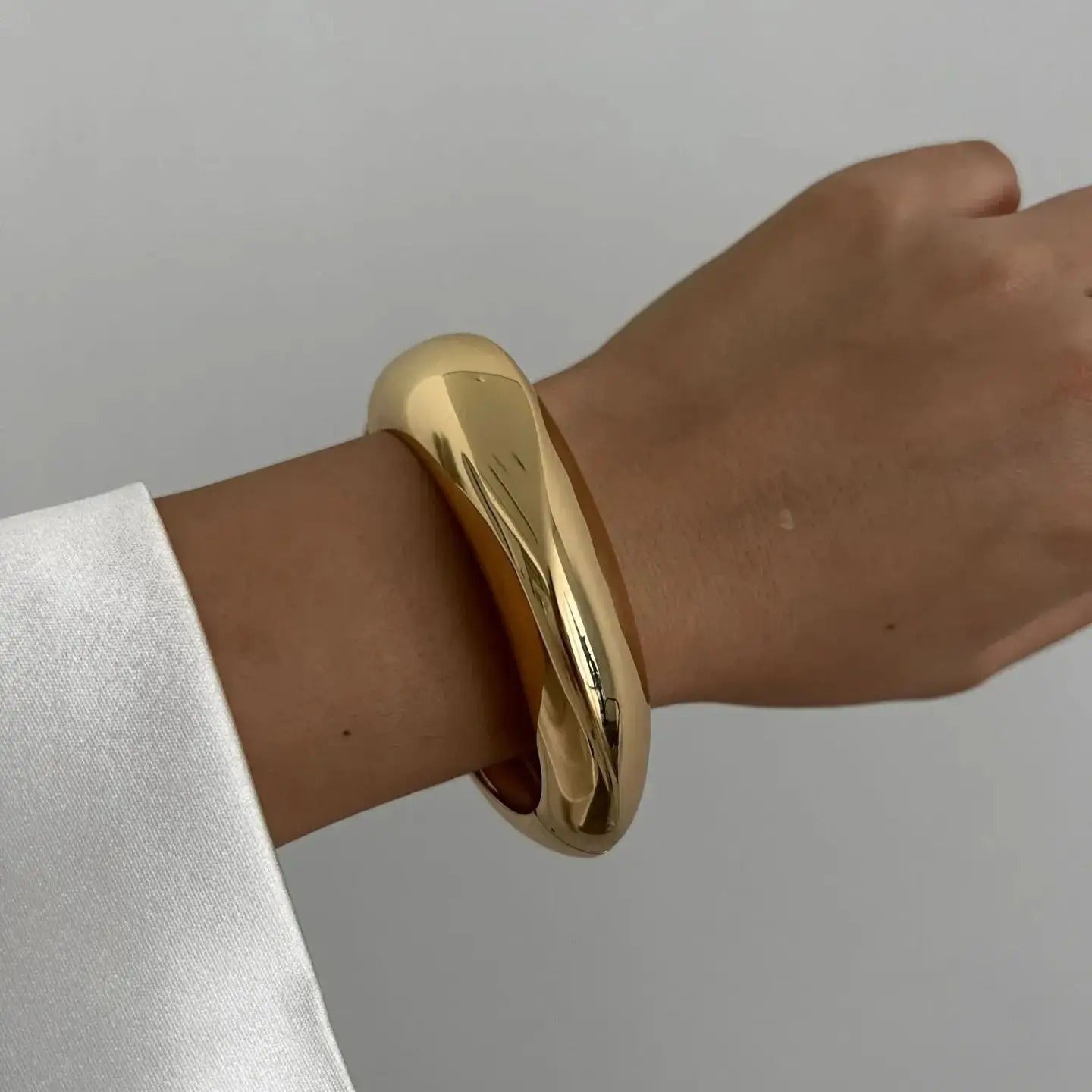 Cuff Bracelet Elegant Design For Women | Lystra Golden Bold Cuff One Size