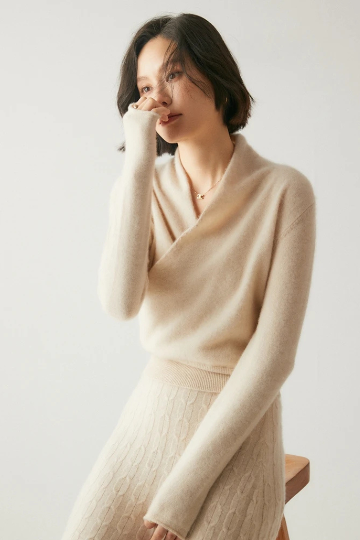 Cashmere Sweater Crossover Collar for Women | Kylor Beige