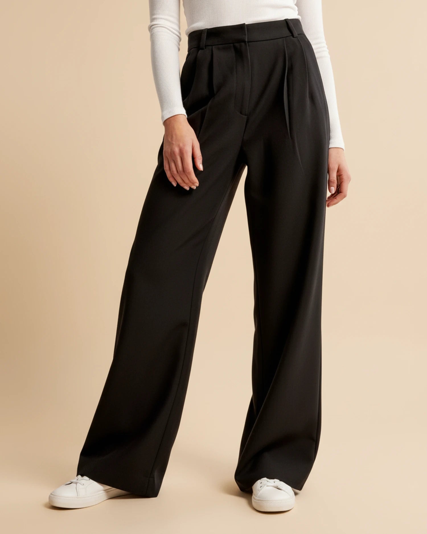 Mova | High Waist Pleated Leg Trousers