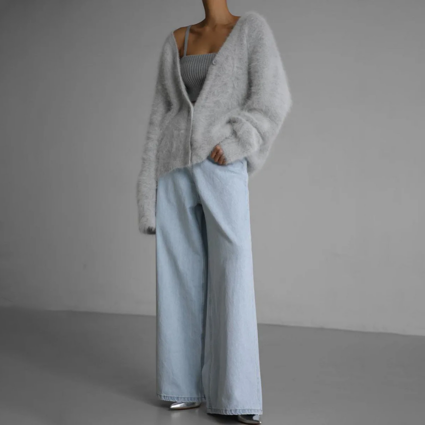 Cashmere & Nylon Loose Cardigan – Effortless Elegance & Lasting Comfort