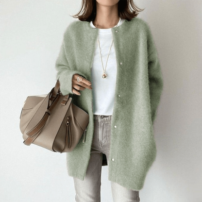 Soft Cashmere Cardigan – Effortless Elegance & Comfort