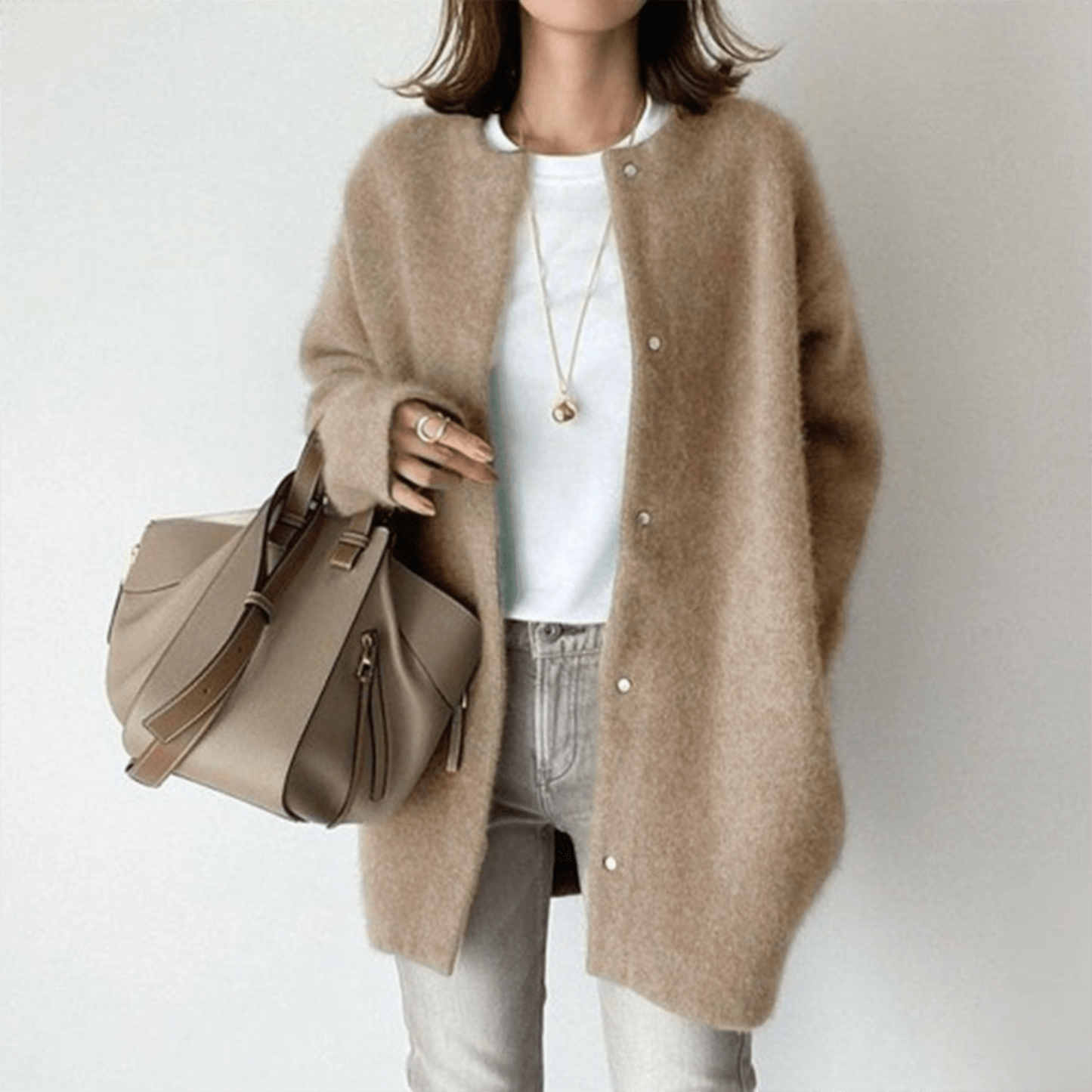 Soft Cashmere Cardigan – Effortless Elegance & Comfort