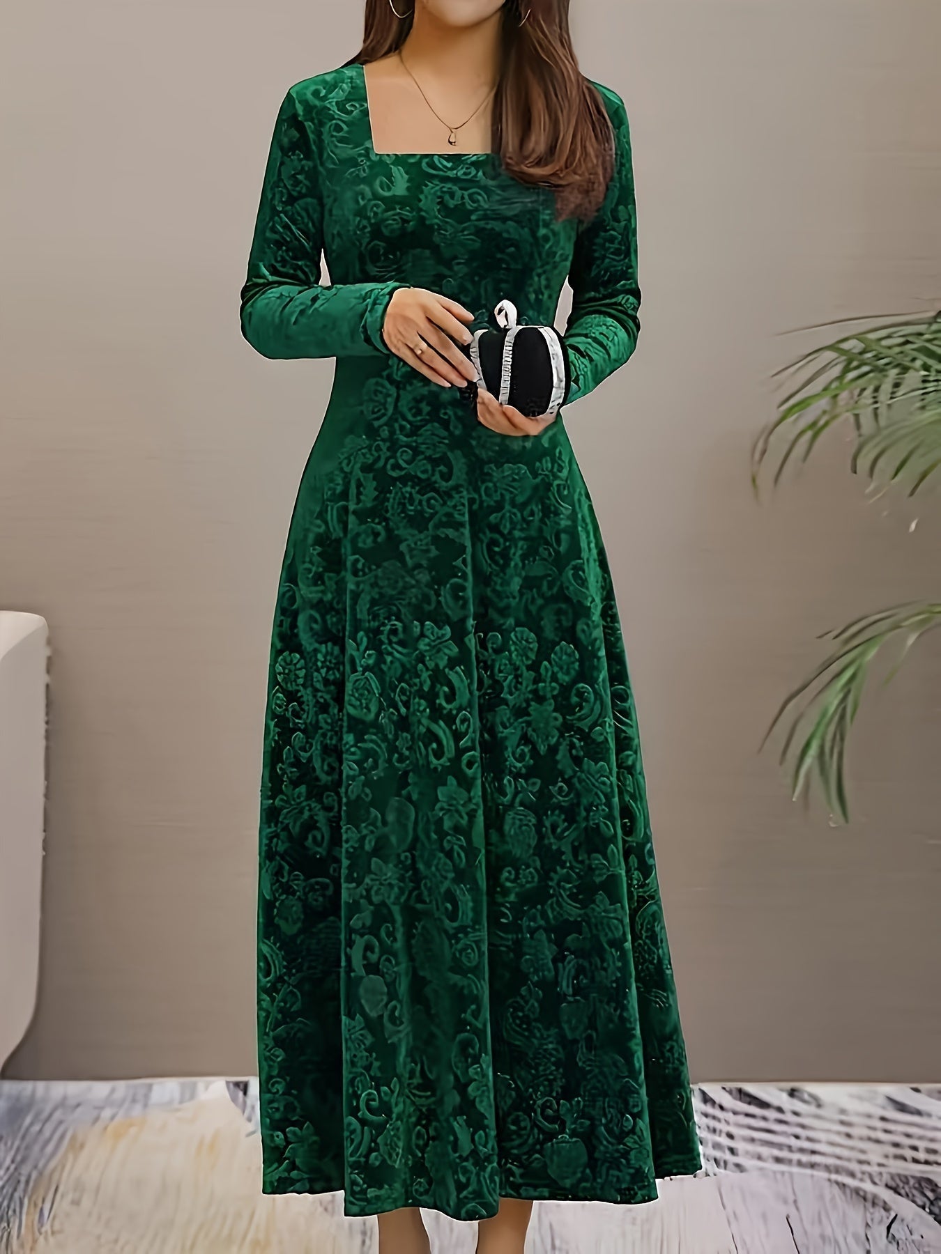 Alera | Square Neck Velvet Formal Dress Green