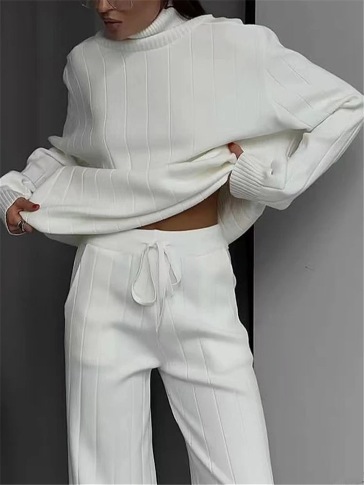 Clarisse – White Knitted Turtleneck Lounge Set