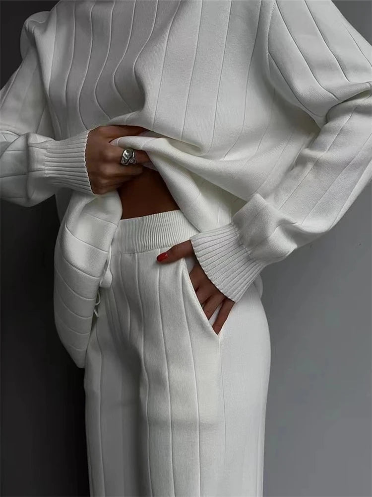 Clarisse – White Knitted Turtleneck Lounge Set
