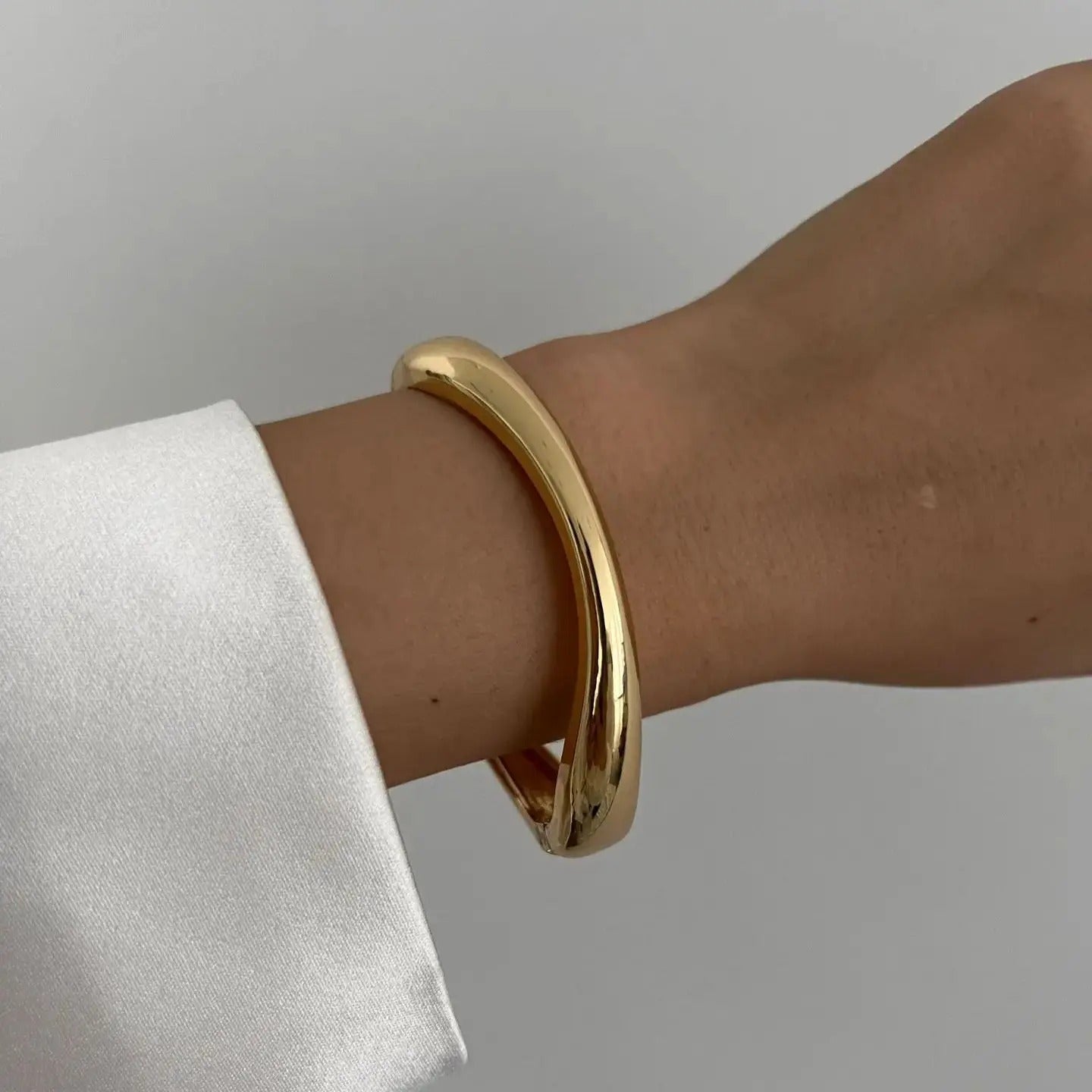 Cuff Bracelet Elegant Design For Women | Lystra Golden Flow Cuff One Size