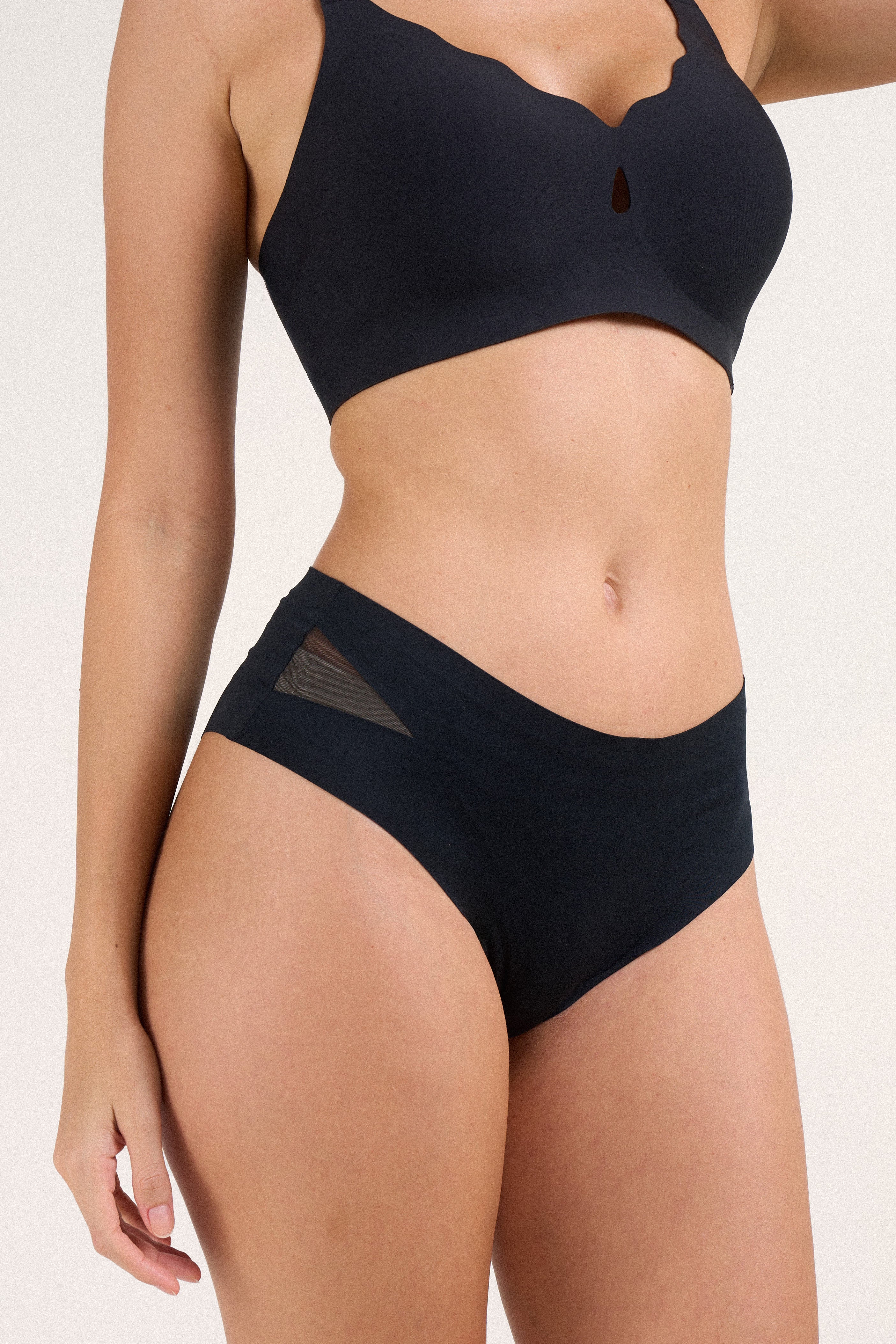 High-Waist Seamless Mesh Brief for Women | Celine Black