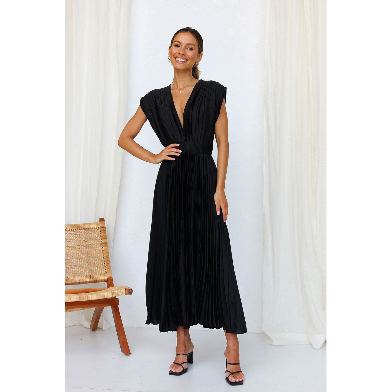 Pleated Maxi Dress with Sleeveless V-Neck for Women | Zynara Black