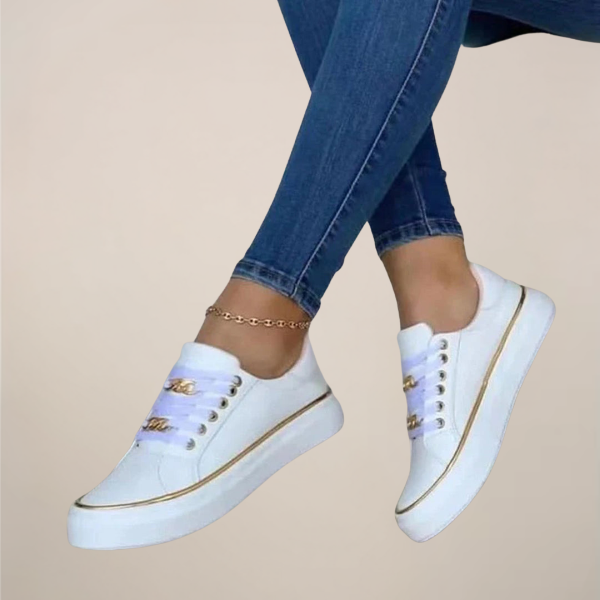 Sleeky | Casual Low-Top Sneakers With Gold Accents