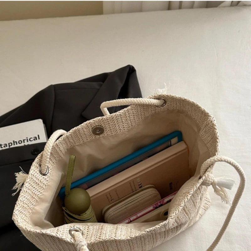 Spacious Straw Beach Bag For Women | Lirina