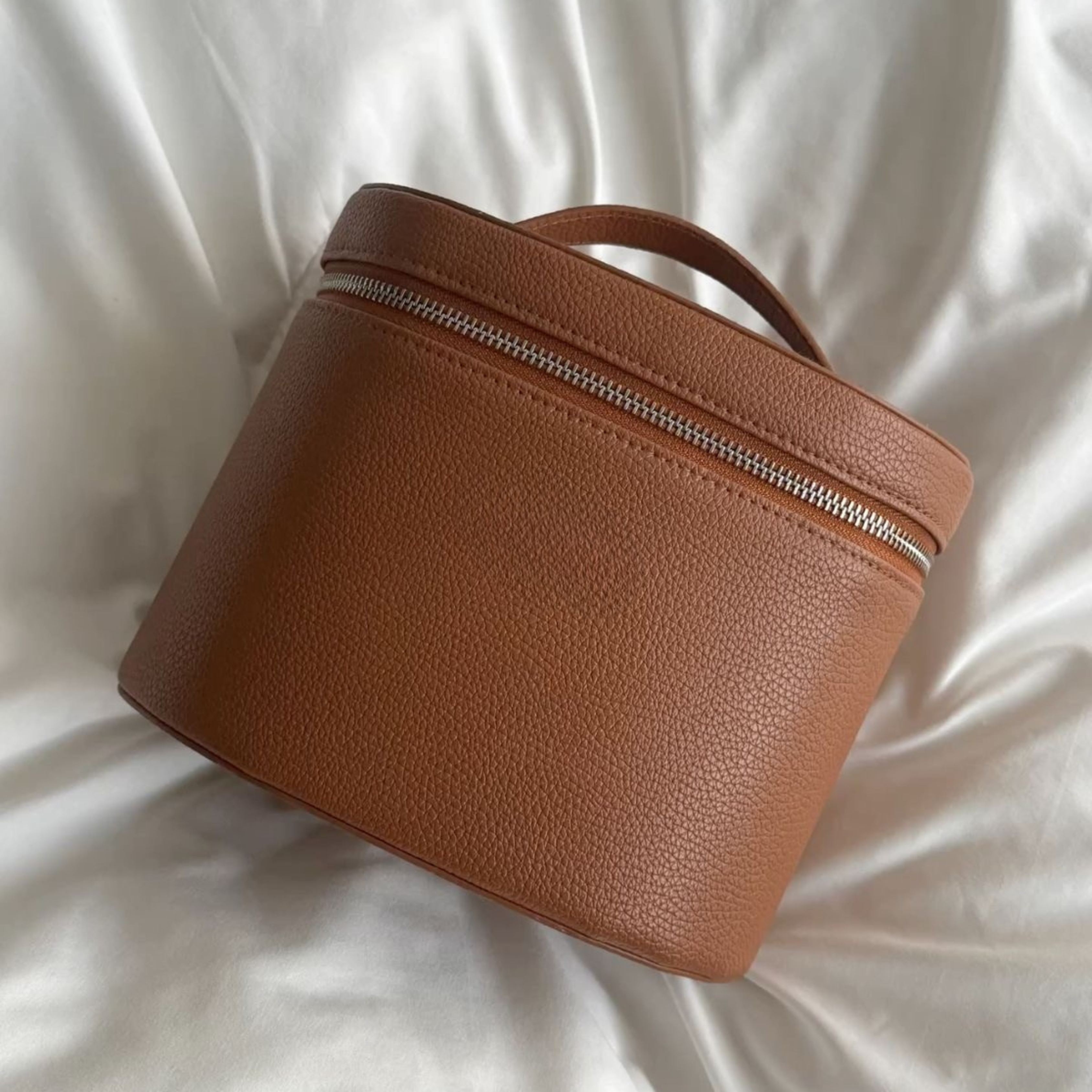 Vegan Leather Travel Makeup Case for Women | Viona